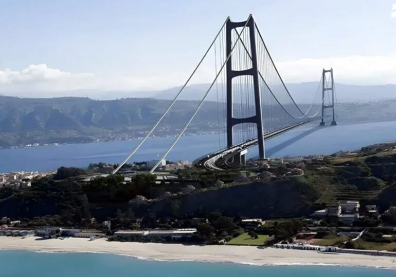 Italia aprobă construirea celui mai lung pod suspendat din lume. Va avea aproape 4 km și va lega Sicilia de Peninsulă