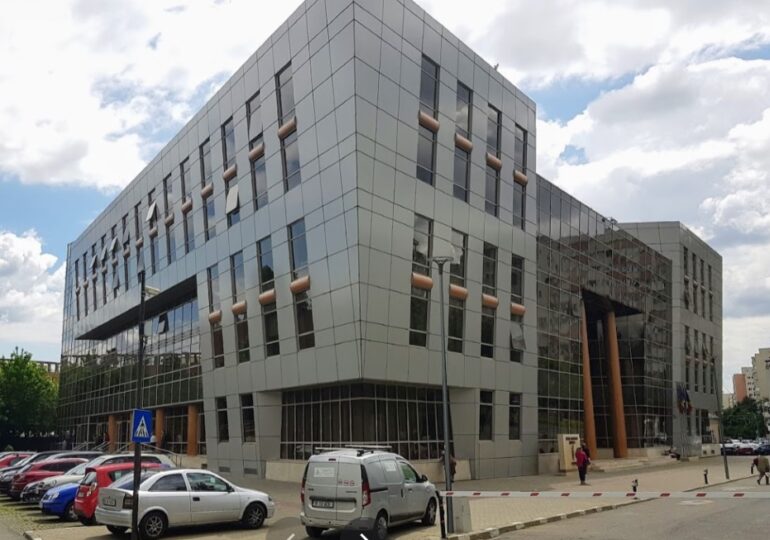 Exclusiv Primăria Sectorului 2 a cheltuit din ce în ce mai mult pe salarii. Urmează tăieri?