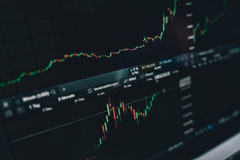 Primii pași la bursă: ce trebuie să știi înainte să investești prima oară