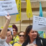 Profesorii au ieșit din nou în stradă și amenință cu boicotarea anului școlar: Ne-am săturat să suferim noi pentru greșelile voastre! (Video)