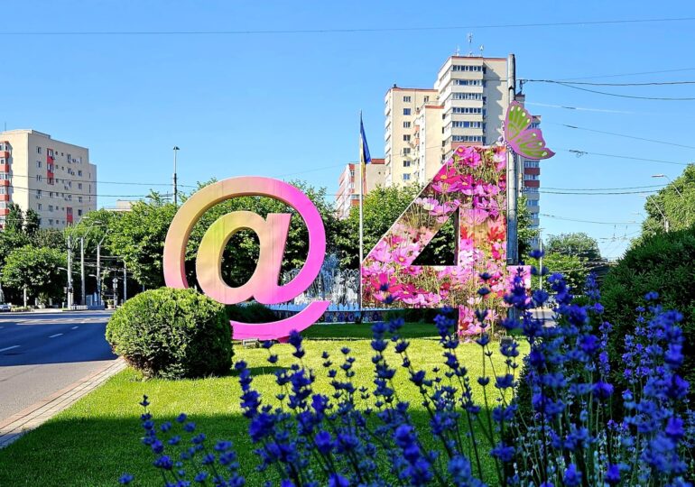 <span style="color:#990000;">Exclusiv</span> 9 din 10 angajați ai primăriei conduse de Băluță iau sporuri. Și tot codași sunt, la salarii
