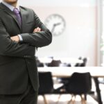 Exclusiv Lista lui Bolojan: Șeful ASF câștigă peste 12 mii de euro net pe lună. Cât se duce pe aparatul stufos de rude, consilieri și secretare