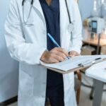 Medicii specialiști amenință cu suspendarea acordării serviciilor gratuite pentru pacienți