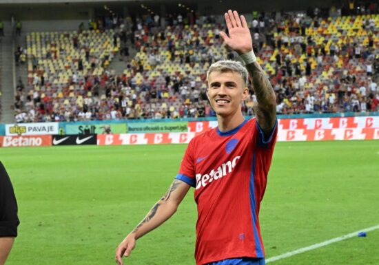 FCSB a luat decizia: Jucătorul care și-a salvat locul în echipă pentru sezonul următor