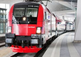 Un bărbat a supraviețuit agățat de un tren de mare viteză în Austria: Ieșise la fumat