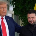 Zelenski i-a oferit lui Trump o crosă de golf. În schimb, a primit cheia de la Casa Albă