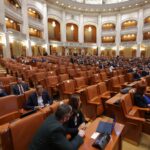 Guvernul și-a angajat răspunderea în Parlament pe proiectul privind pensiile magistraților. Bolojan: „Nicăieri nu există pensionări la 48 de ani”