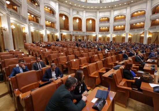 Control asupra lobby-ului: parlamentarii trebuie să anunțe toate întâlnirile cu terți cu 48 de ore înainte