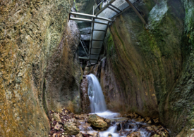 Canionul 7 Scări: 7 recomandări pentru o drumeție spectaculoasă în Munții Piatra Mare
