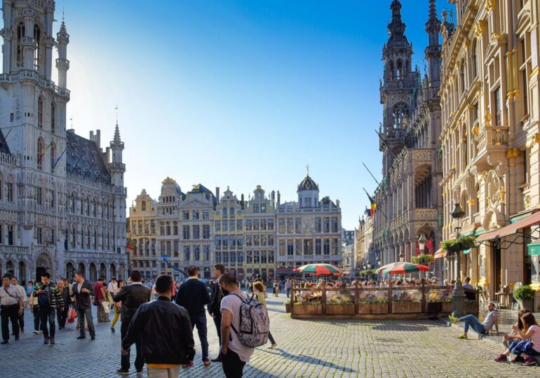 Străzile din Bruxelles ar putea fi patrulate de soldați