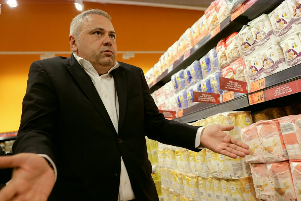 Ministrul Agriculturii a găsit vinovatul de deficit: Avocado! Despre care susține că un fruct ar costa cât 3 kg de roșii: „Să îi spună cineva care sunt prețurile”