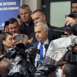 Călin Georgescu se compară cu Trump și spune că dosarul i-a fost fabricat. Susținătorii lui s-au îmbrâncit cu jandarmii