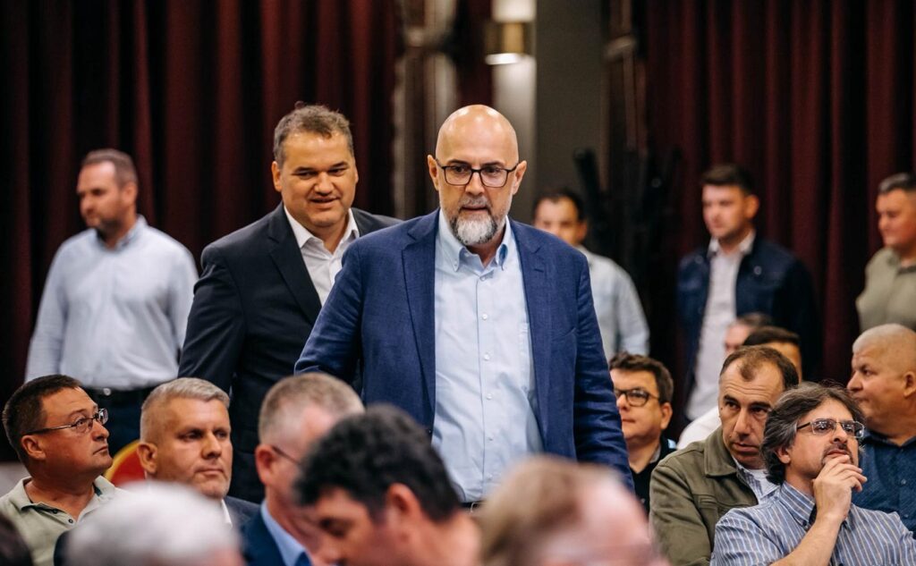 UDMR susține plafonarea prețului la alimentele de bază încă 6 luni. Kelemen Hunor: „Oamenii trebuie să simtă că-s protejați”