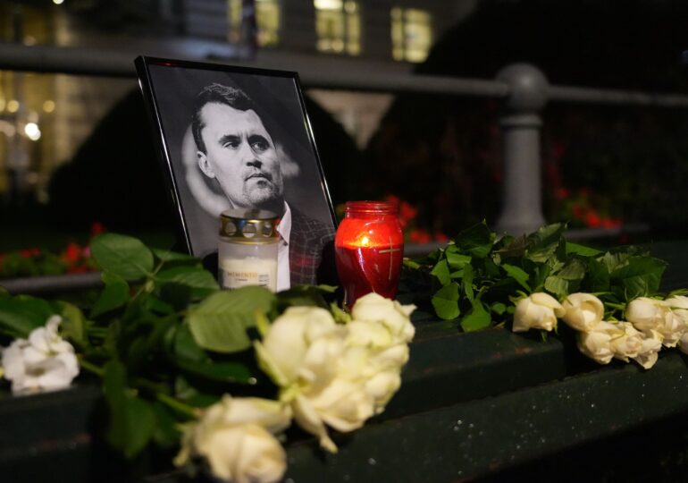 Asasinarea lui Charlie Kirk: FBI are un clip nou cu criminalul, cere ajutor și promite bani pentru a-l găsi. JD Vance a cărat sicriul (Foto&Video)