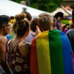 Politicieni din cel puțin 51 de țări au folosit retorică anti-LGBTQ+ în alegeri. România, dată ca exemplu pozitiv – raport