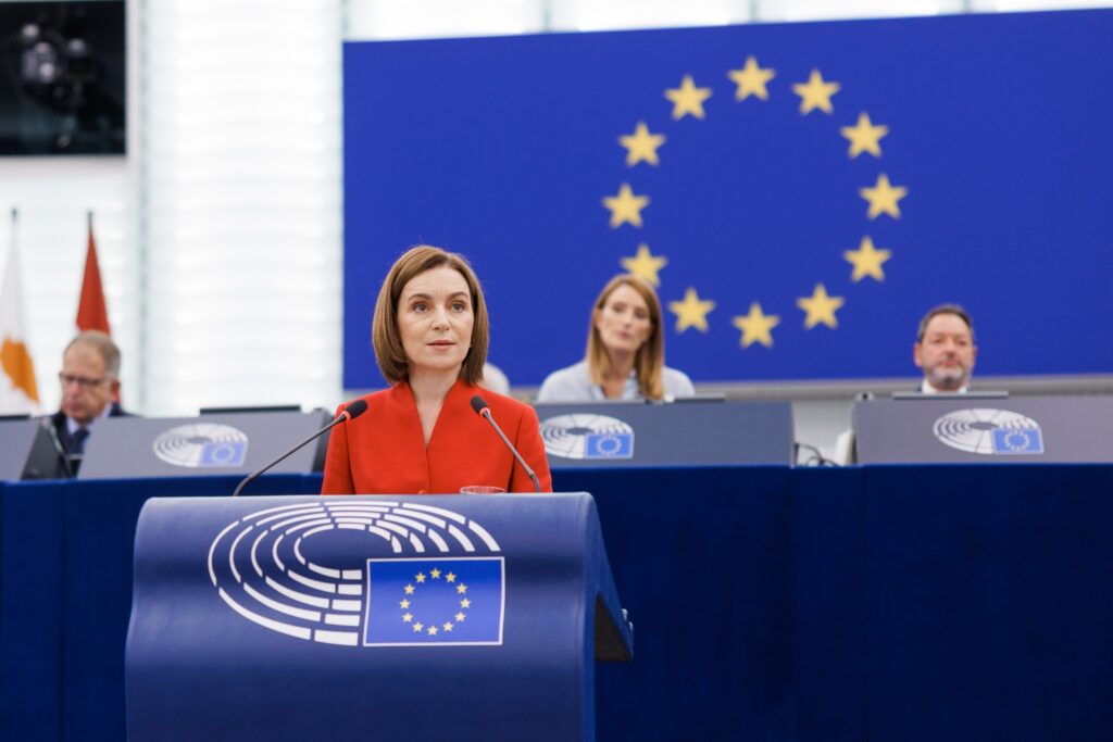 Maia Sandu a prezentat în PE un manual de practici ruse în războiul hibrid și metodele de contracarare: „Moldova poate fi un laborator. Dar ținta finală e Europa” (Video)