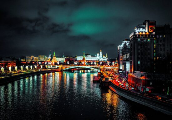 Atac cu drone la Moscova: Un avion a trecut razant pe deasupra blocurilor (Video)