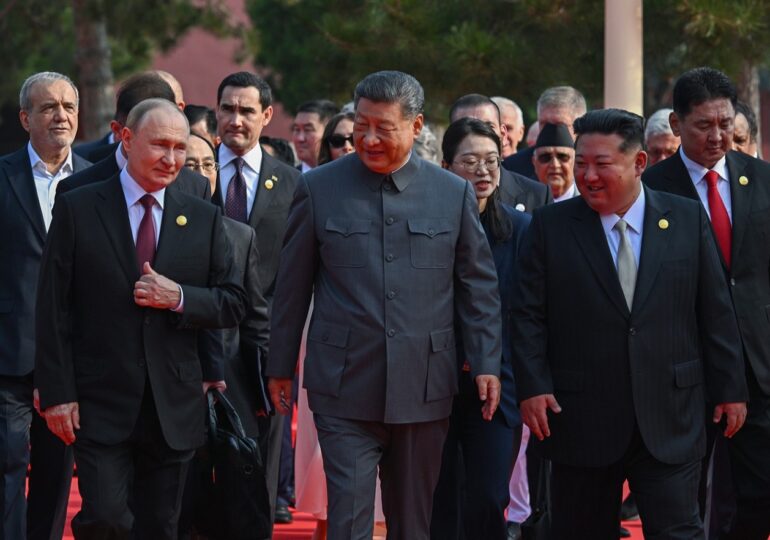 Putin și Xi Jinping, discuție cu microfonul deschis despre transplantul de organe și nemurire: Astăzi, la 70 de ani, încă ești copil