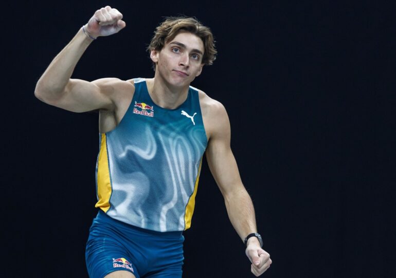 Moment istoric: Armand Duplantis stabilește un nou record mondial la săritura cu prăjina