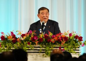 Premierul Japoniei a demisionat. Țara intră într-o perioadă de incertitudine, cu impact global