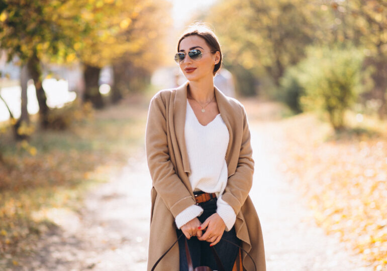 Toamnă cu stil: cum să îmbini confortul sezonului cu eleganța urbană
