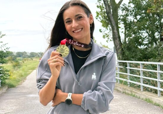 O nouă regină a anduranței: Beatrice Ologeanu stabilește un nou record național la triatlon pe distanța Ironman