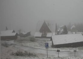 Se răcește vremea. Informare meteo de ploi și la munte ninge deja (Foto&video)