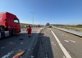 Trei muncitori care realizau marcaje rutiere au fost loviți mortal de un TIR, în județul Sibiu