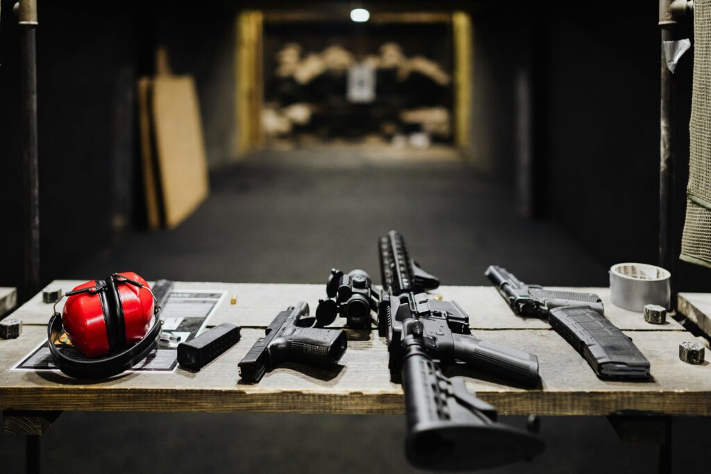 Peste 4.300 de arme confiscate în 11 luni din 2025, cu peste 1.100 mai multe decât anul trecut