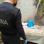Saci cu bani pentru deturnarea alegerilor din Moldova