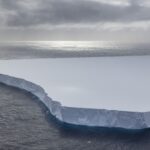 Antarctica pierde un gigant de gheață: Dispare un aisberg care e de două ori mai mare decât Londra