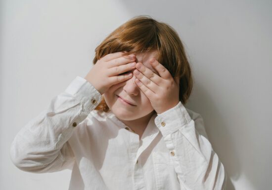 Trump dă vina pe paracetamol pentru autism, dar știința îl contrazice cu argumente puternice. Ce spune ministrul Rogobete