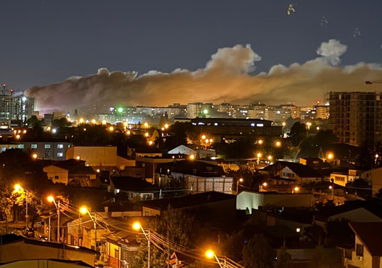 Calitatea aerului în București, după incendiul din Pantelimon. Primarul sectorului 2: Evitați deplasările în zonă, fumul continuă să afecteze perimetrul