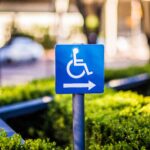 Un sfert dintre dosarele de handicap verificate la București conțin fraude sau erori: „Au fost trimise deja documente la Parchet”