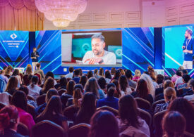 Intră în universul marketingului prin creatori