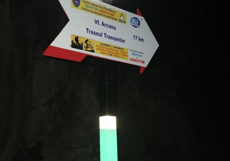 Proiect-pilot pe munte: Stâlpi de marcaj și indicatoare cu elemente fotovoltaice, reflectorizante și fluorescente