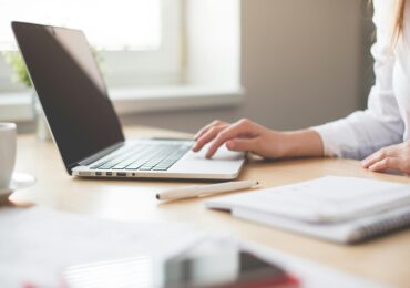 Inteligența artificială consumă tot mai multă energie. Patru lucruri simple prin care îi putem reduce impactul asupra mediului