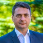 Șeful Companiei de Apă Brașov, reținut pentru corupție. A promis contracte și angajări pentru a fi numit director general