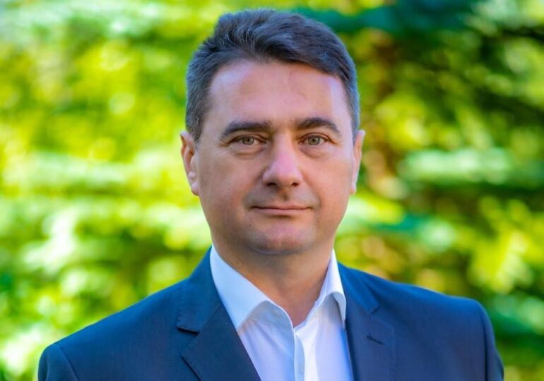 Șeful Companiei de Apă Brașov, reținut pentru corupție. A promis contracte și angajări pentru a fi numit director general