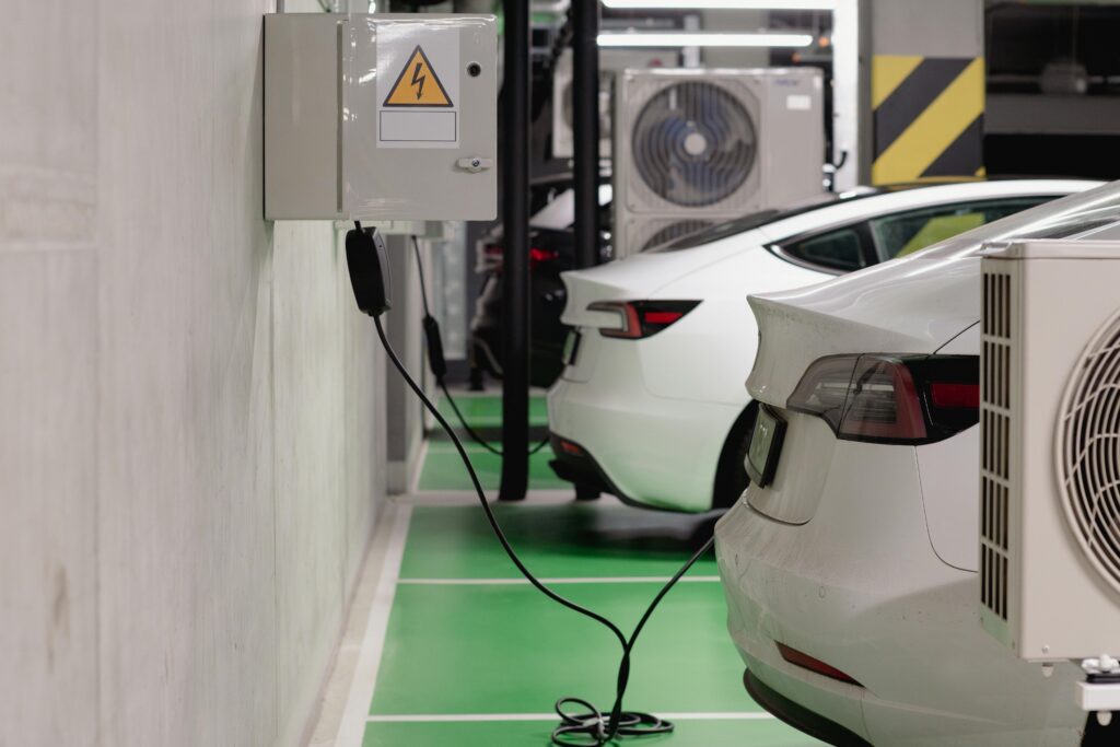 Mașinile electrice accelerează puternic: înmatriculări mai mari cu 150% într-un an