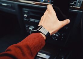 Șoferi care circulă legal fără permis, pe străzile din România. Ce spune expertul Titi Aur