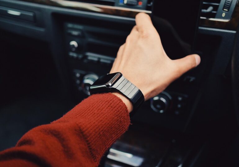 Șoferi care circulă legal fără permis, pe străzile din România. Ce spune expertul Titi Aur