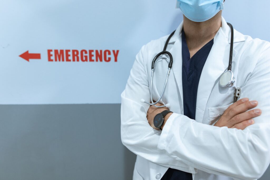 Un medic român din Germania critică planul lui Bolojan de a ține în țară absolvenții de Medicină: Este o recunoaștere a eșecului statului
