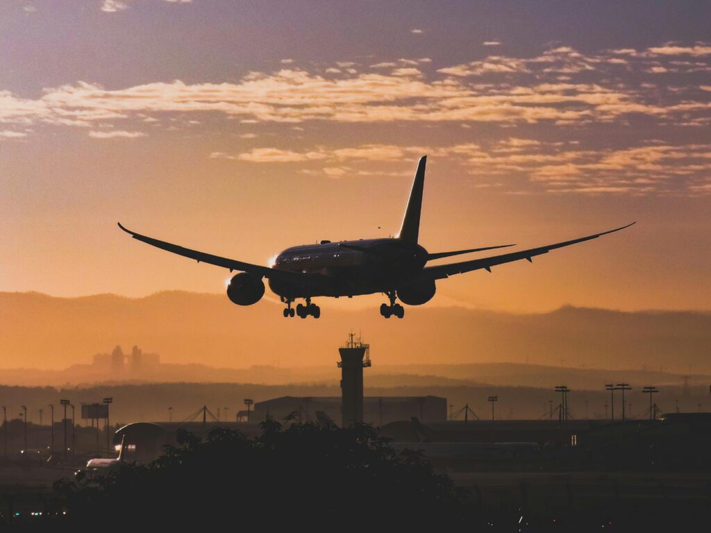 Nou avertisment asupra unui posibil deficit de combustibil pentru avioane în această vară. Unde vor apărea primele probleme