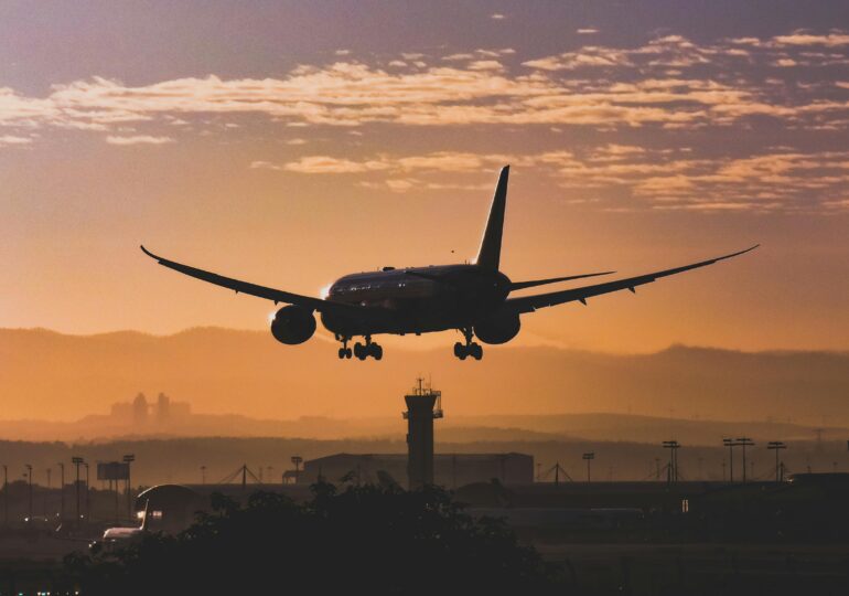 Avionul lui Trump risca să se ciocnească cu o altă aeronavă în zborul spre Marea Britanie: "Atenție! Sigur vedeți despre cine e vorba"