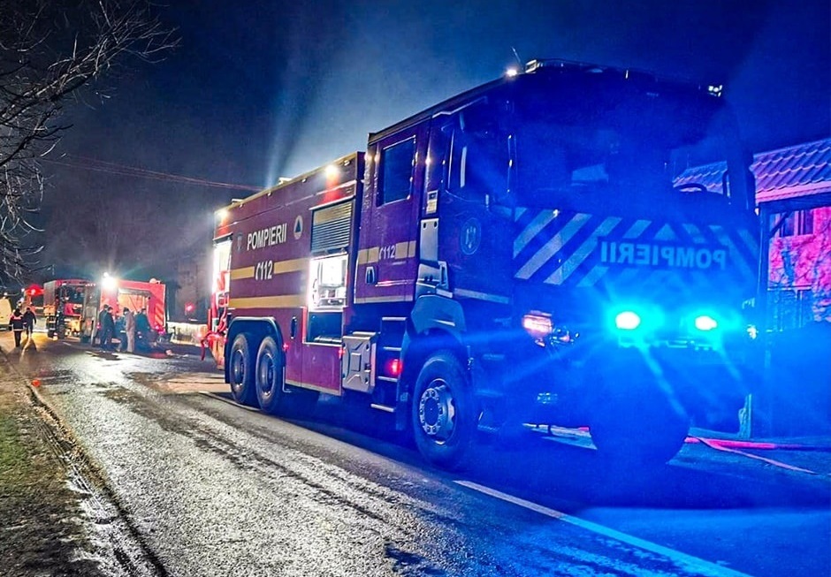 Incendiu puternic la Mănăstirea Bistrița din Vâlcea UPDATE O persoană decedată (Video)