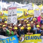 Sindicatele din administrația locală protestează luni, la București. O delegație va discuta cu Bolojan