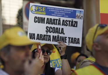 Profesorii ies din nou în stradă. Protest cu 20.000 de participanți anunțat la Guvern și Parlament
