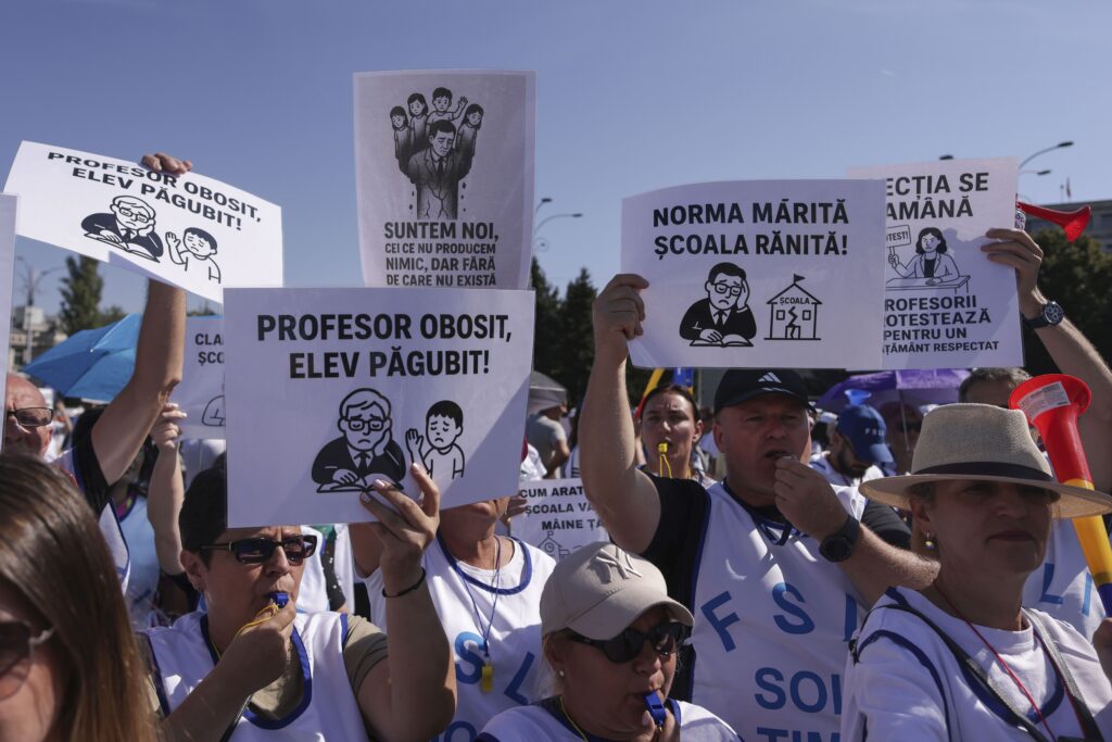 Marele miting al profesorilor a ajuns la ușa lui Nicușor Dan: Protestul continuă, greva generală nu este exclusă (Foto &amp; Video)