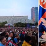 „Ajunge cu Fico! Ne-am săturat!” Manifestații în 15 orașe din Slovacia împotriva măsurilor de austeritate (Video)